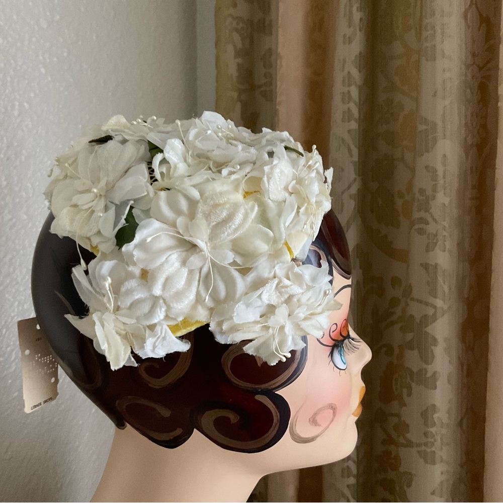 Ladies Vintage Hat Pillbox made by Lerner Shops Wedding Hat White Flowers